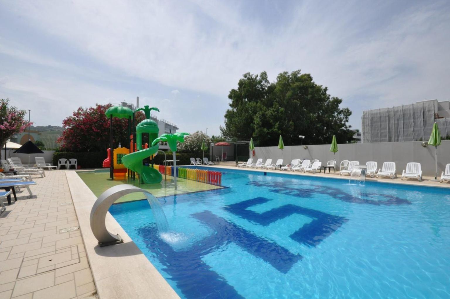 Hotel Smeraldo Giulianova Exteriör bild