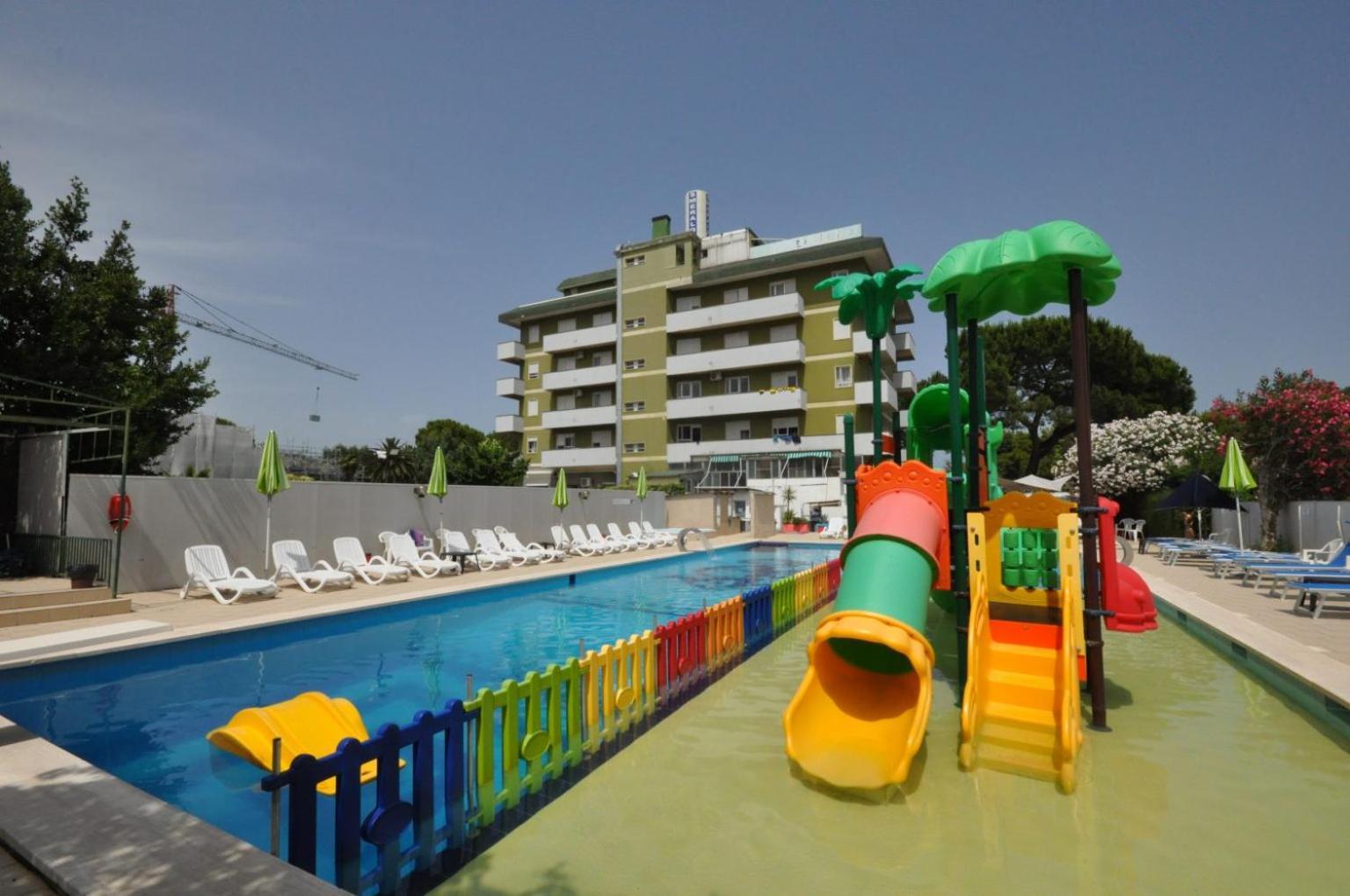 Hotel Smeraldo Giulianova Exteriör bild