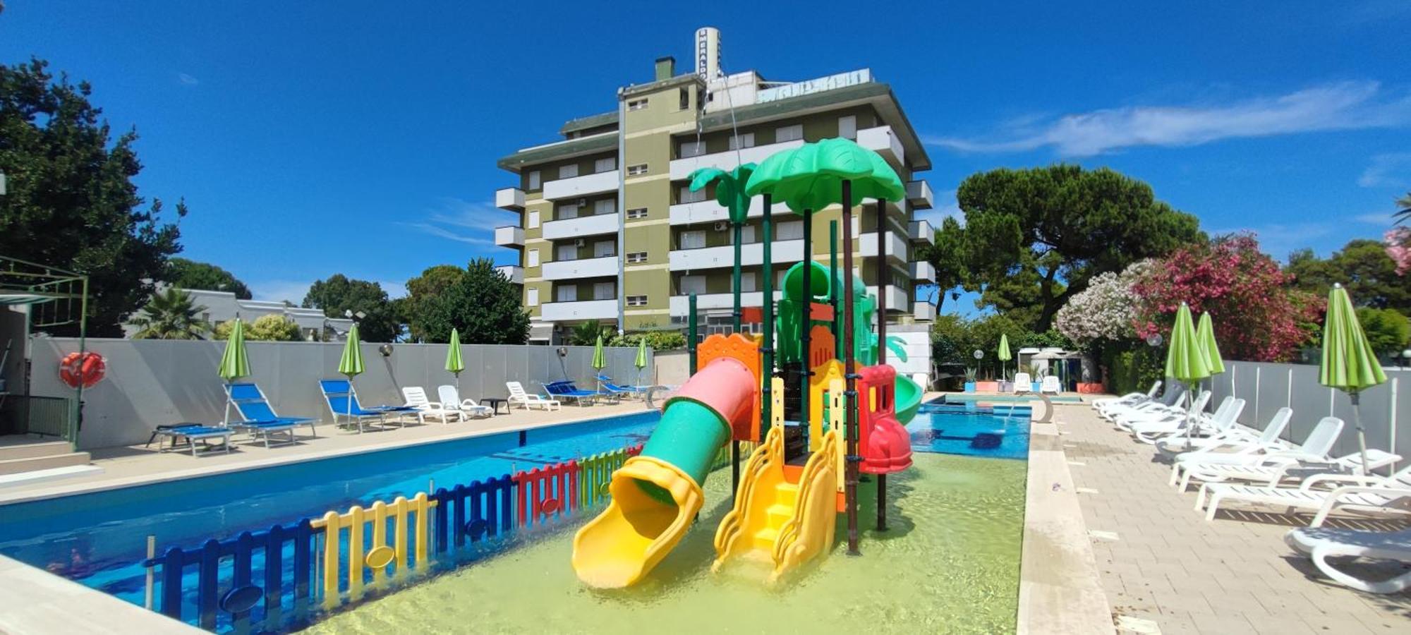 Hotel Smeraldo Giulianova Exteriör bild