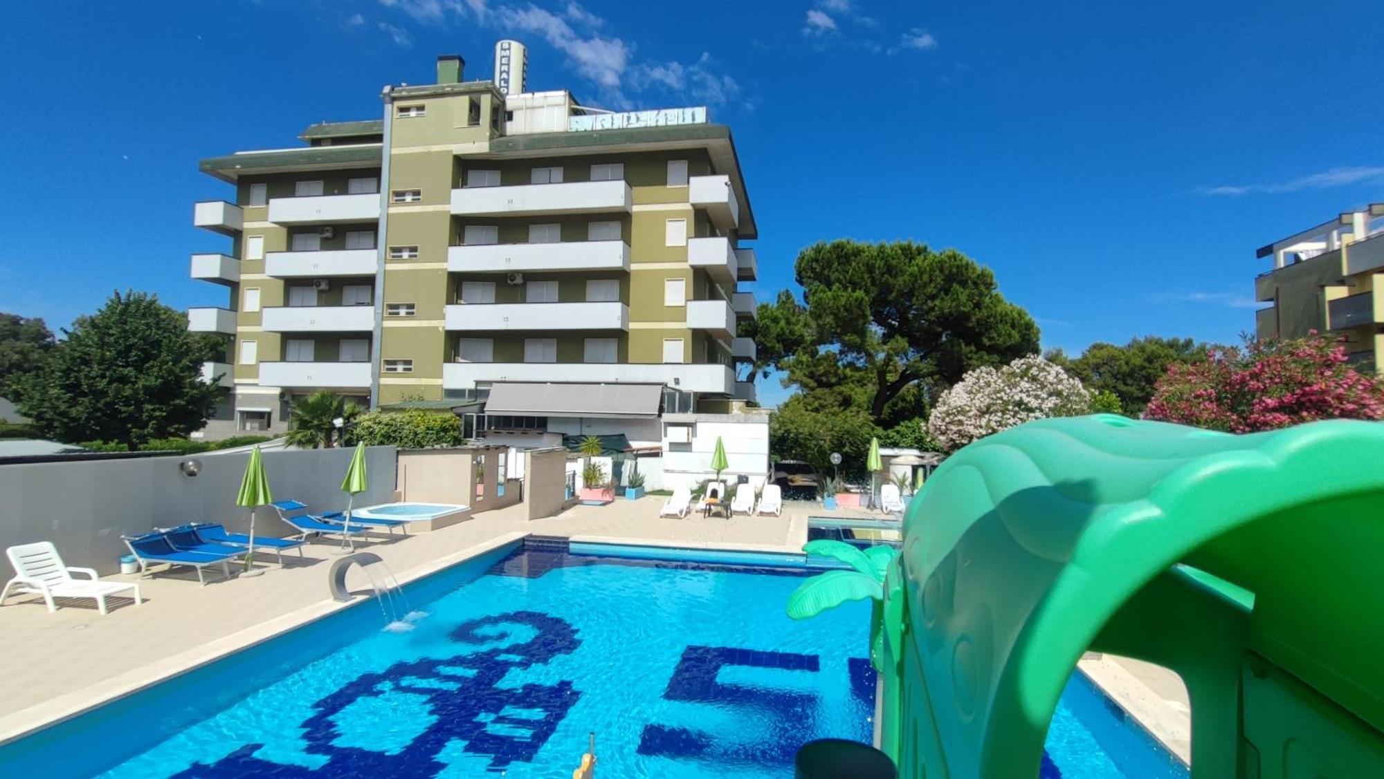Hotel Smeraldo Giulianova Exteriör bild