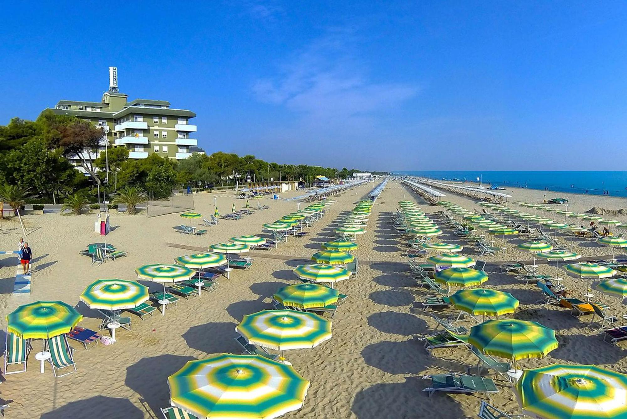 Hotel Smeraldo Giulianova Exteriör bild