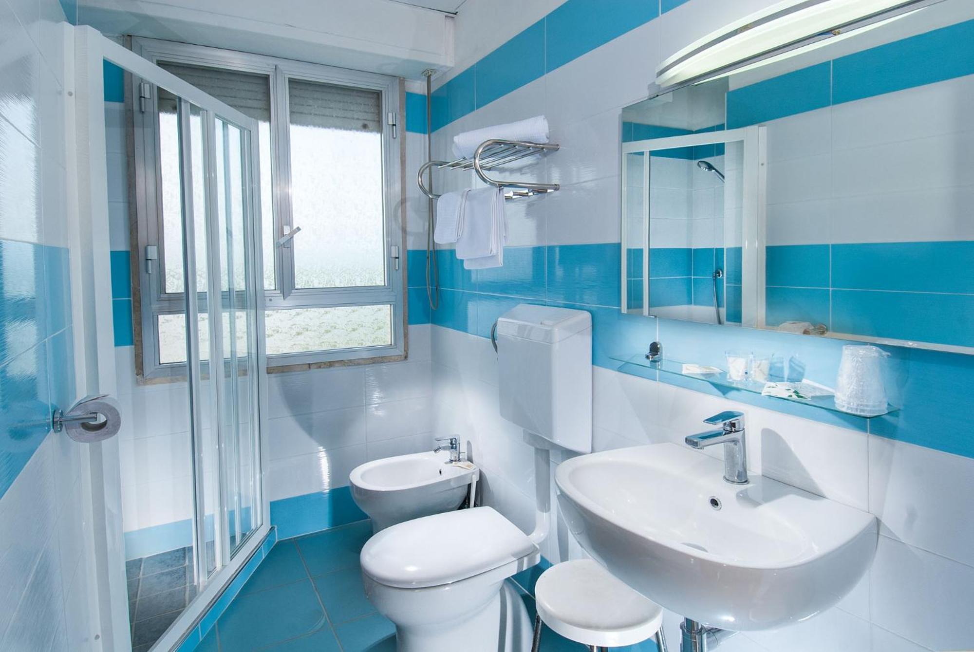 Hotel Smeraldo Giulianova Exteriör bild
