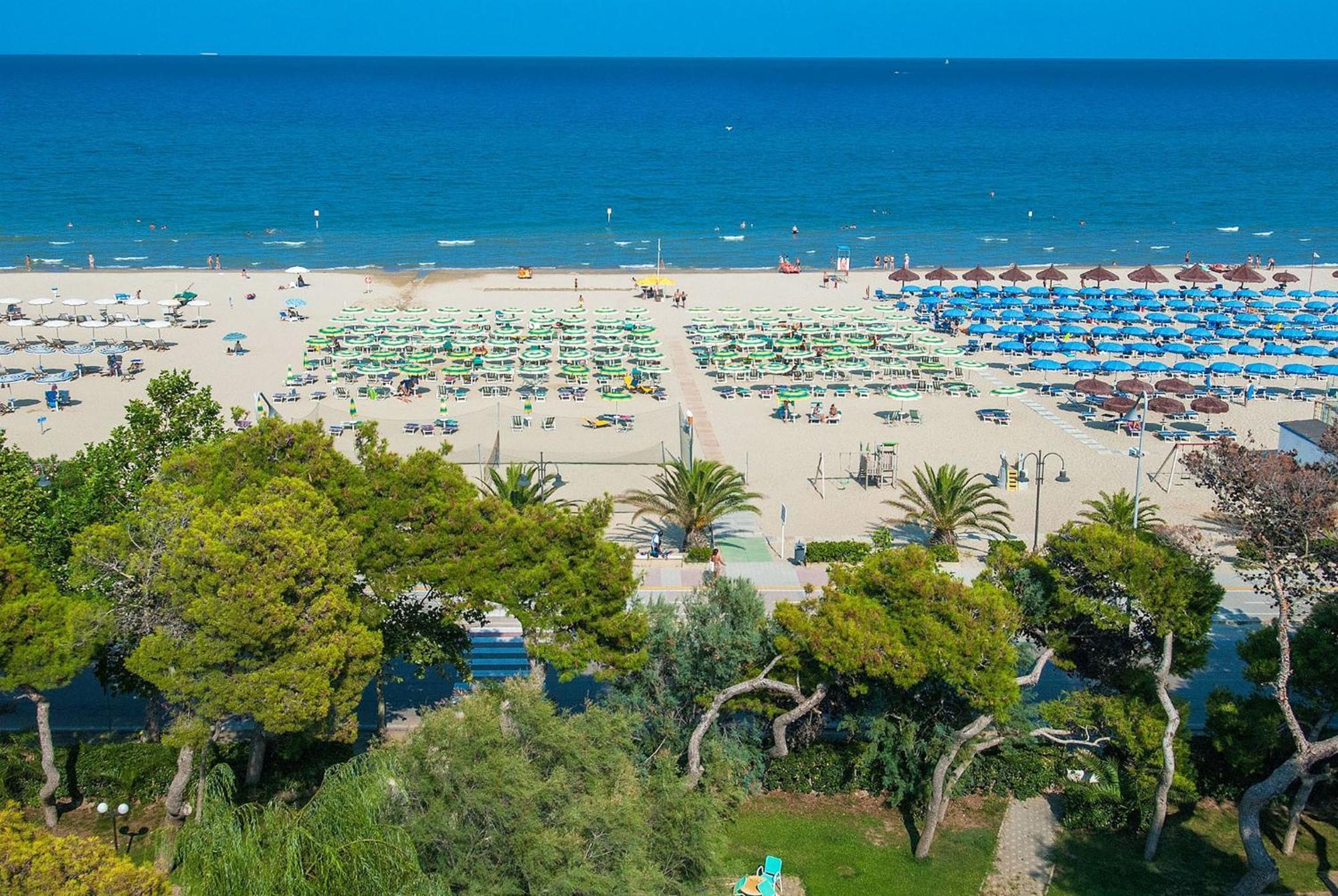 Hotel Smeraldo Giulianova Exteriör bild